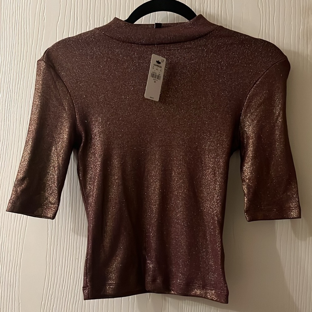 ποΈNEW Express XS Wine Color Shine Ribbed Mock Neck Elbow Sleeve Tee - Picture 2 of 2